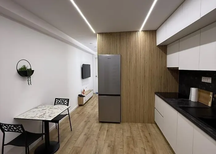 Comfortable Near The Center, Ideal For Couples Apartment *